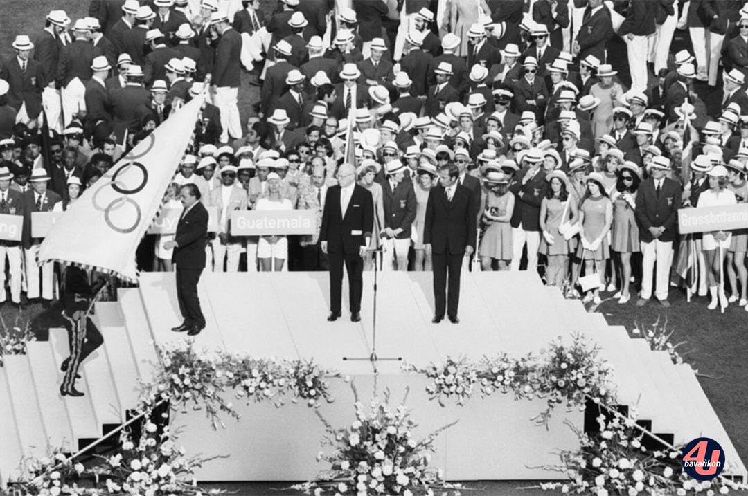 Olympische Flagge bei Eröffnungsfeier und IOC-Präsident Brundage